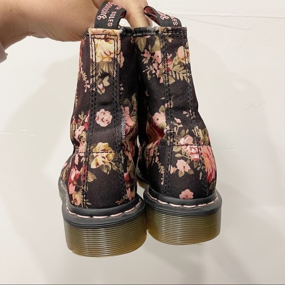 Dr. Martens Victorian Floral Docs Lace-Up Size 6 - Picture 6 of 11